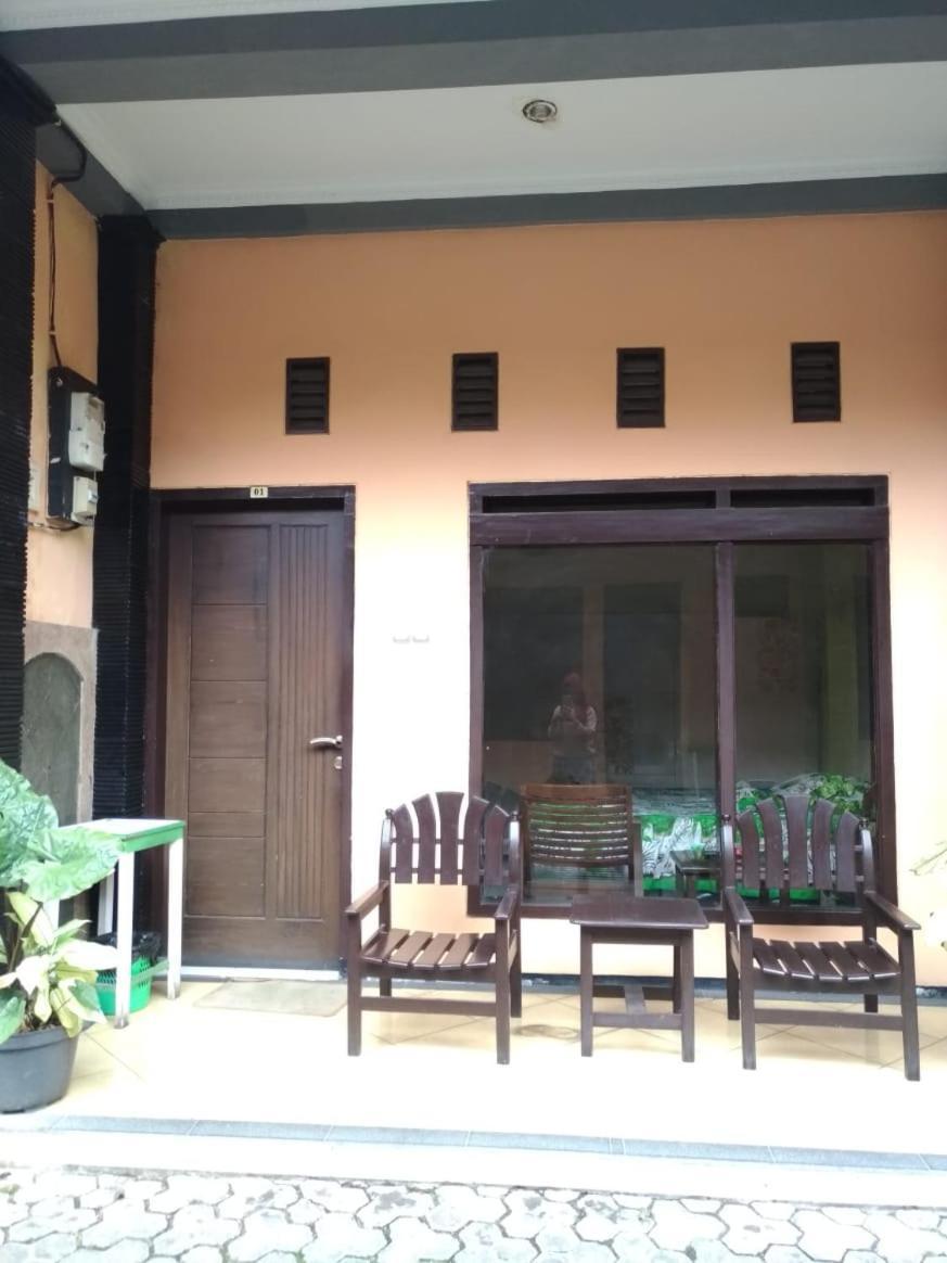 Hotel Tirto Malang Bagian luar foto