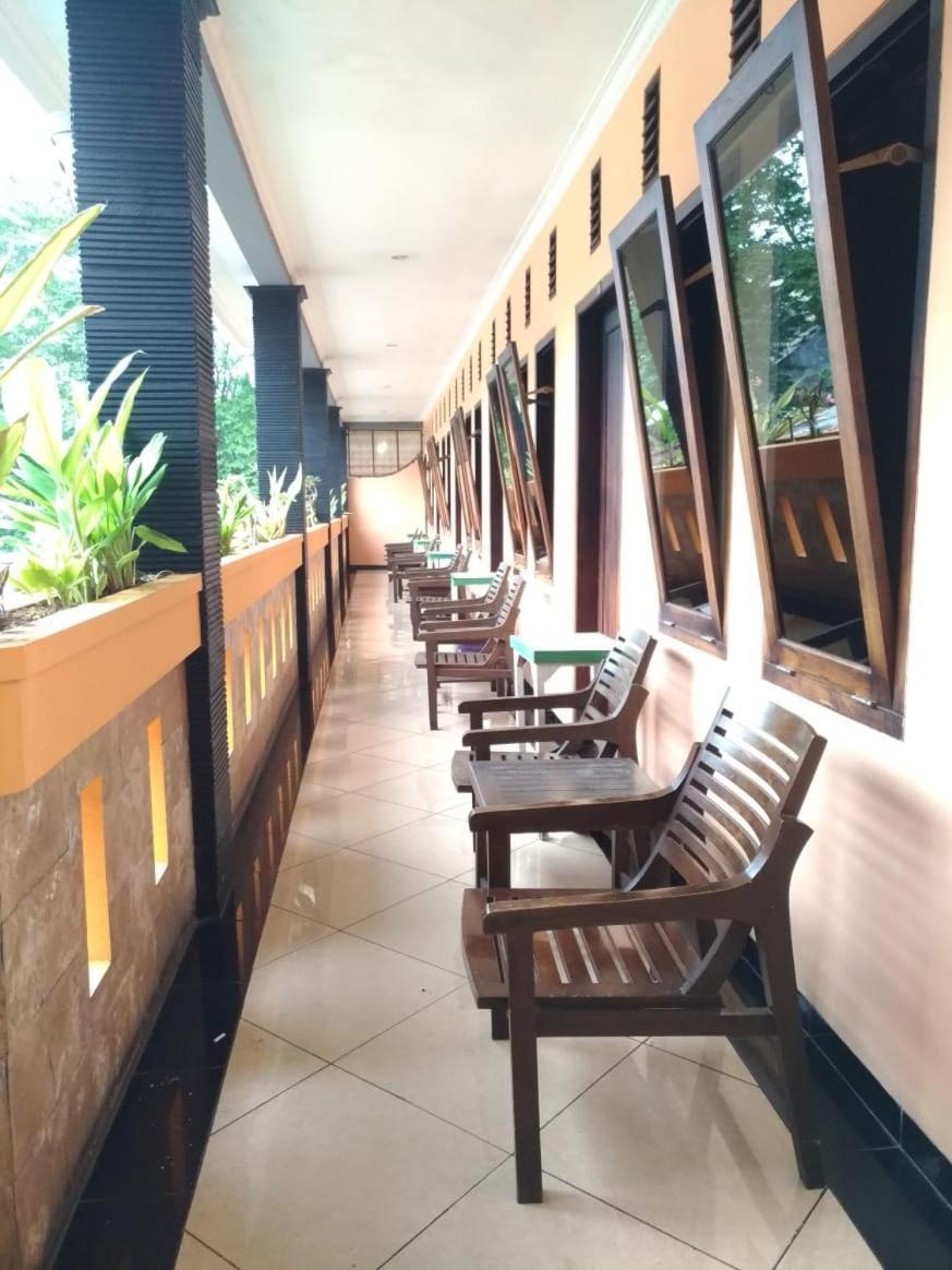 Hotel Tirto Malang Bagian luar foto