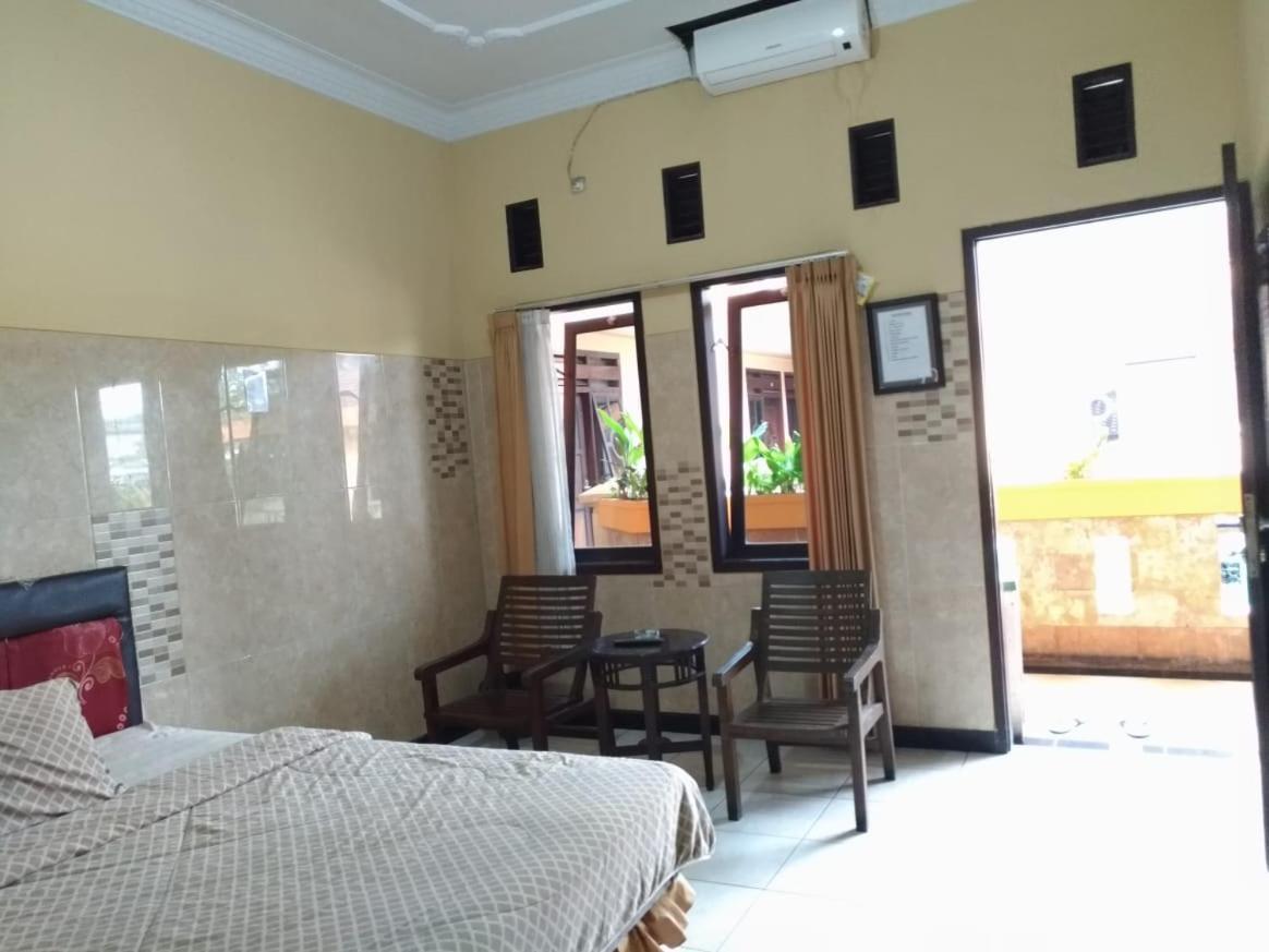 Hotel Tirto Malang Bagian luar foto