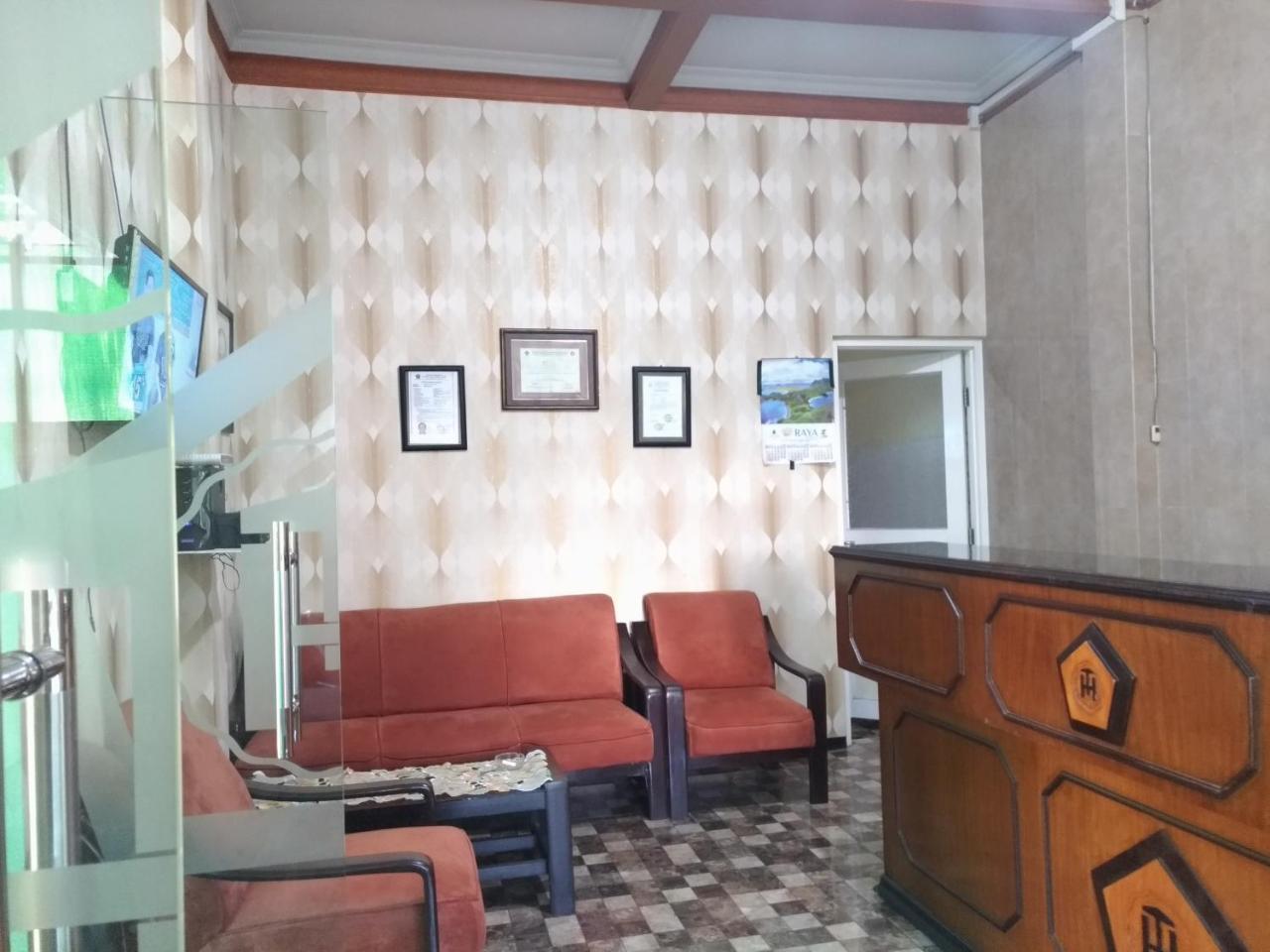 Hotel Tirto Malang Bagian luar foto